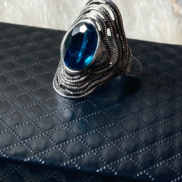 See new listing - Picture 3 of 4